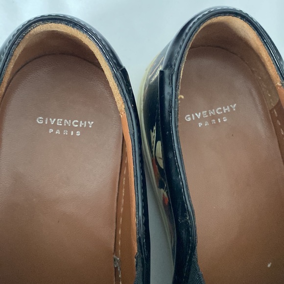 GIVENCHY
Leather Floral Print Sneakers - Picture 4 of 12